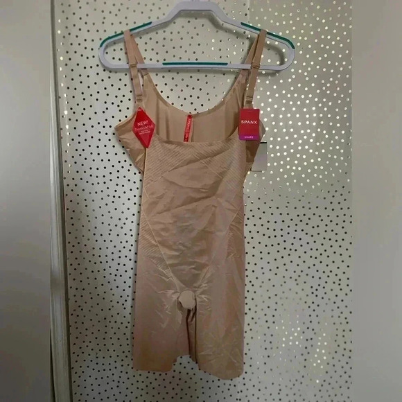 Spanx Open Bust Midthigh Bodysuit NWT - Picture 1 of 6
